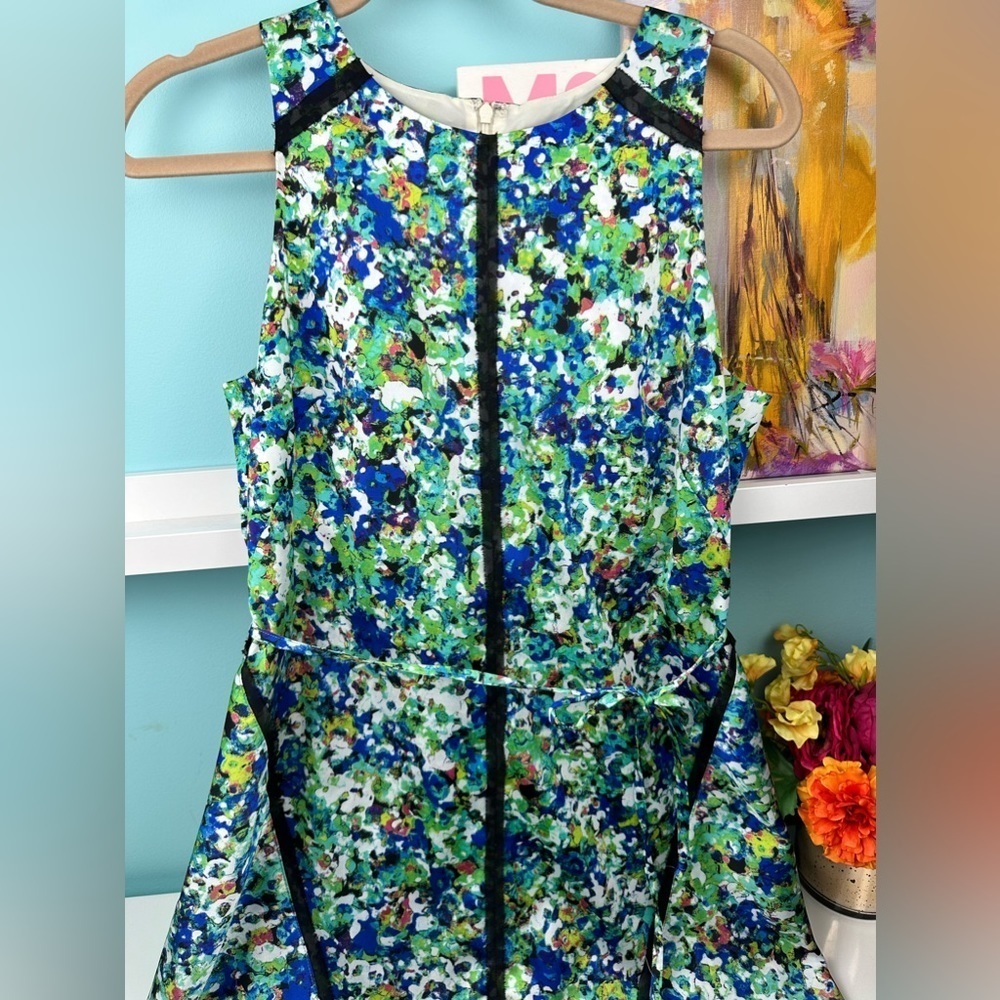 Ann Taylor women’s green flower dress, size 6, excellent new like condition